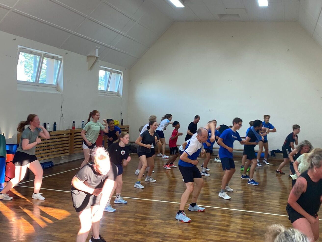 Squash Camp 2025 mit Rekordteilnehmerzahl Beitragsbild Squash Camp Fitness (2)