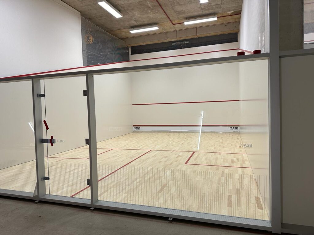 Die 5 Squash-Courts sind fertig - Heinz-Steyer-Stadion Beitragsbild